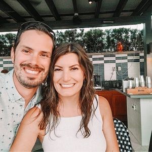 Meet your Posher, Caitlin